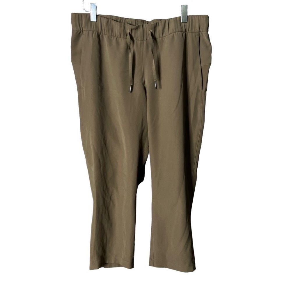 Lululemon On The Fly Crop 10 - Picture 1 of 6